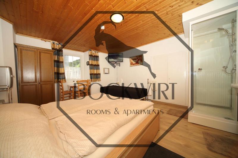Triple Room with Shower image 1