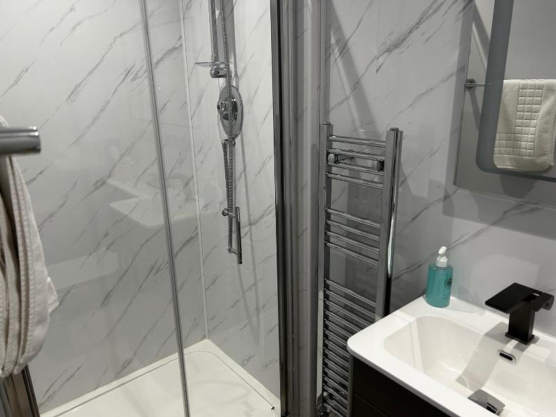 Double Room with Private Bathroom image 3