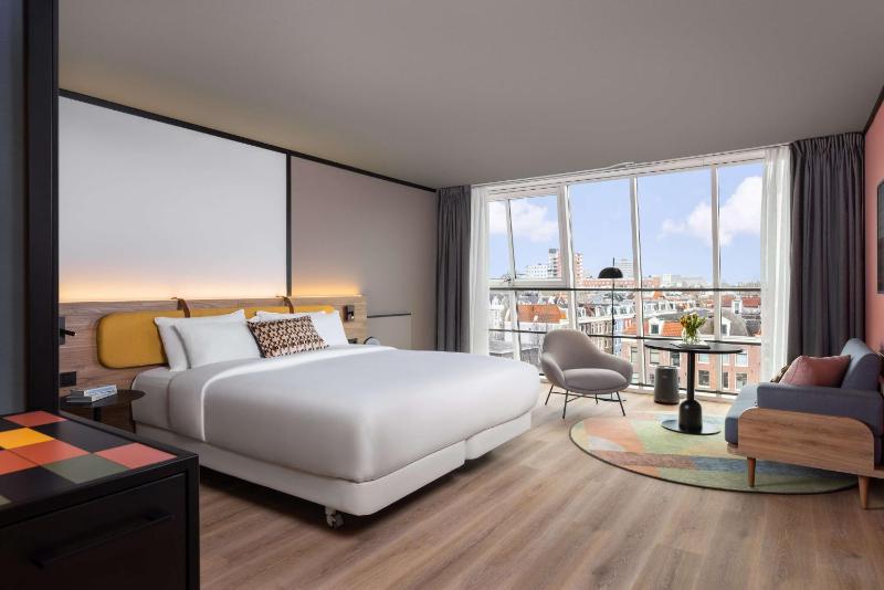 Superior Room with Panoramic Canal View image 1