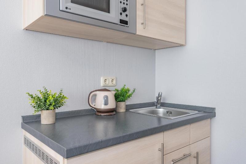 Comfort Double Room with Pantry Kitchen image 3