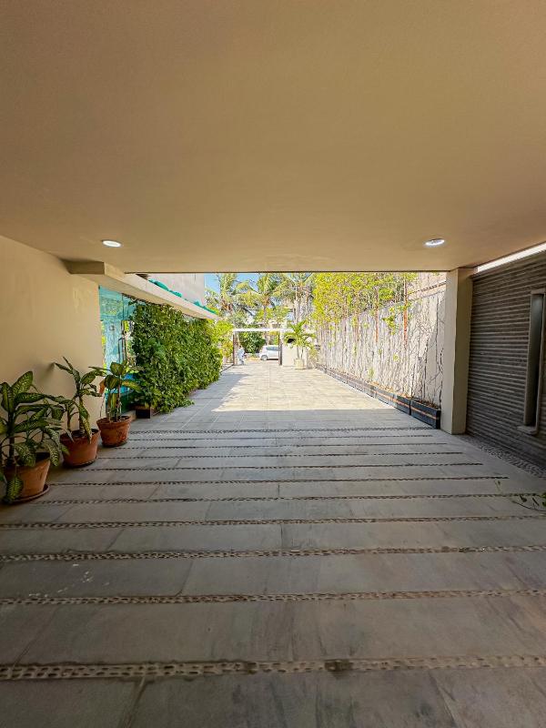 Luxury 4-Bedroom Villa with Private Pool in DHA Ph-6 Karachi - image 8