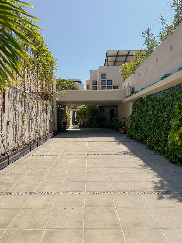 Luxury 4-Bedroom Villa with Private Pool in DHA Ph-6 Karachi - image 14