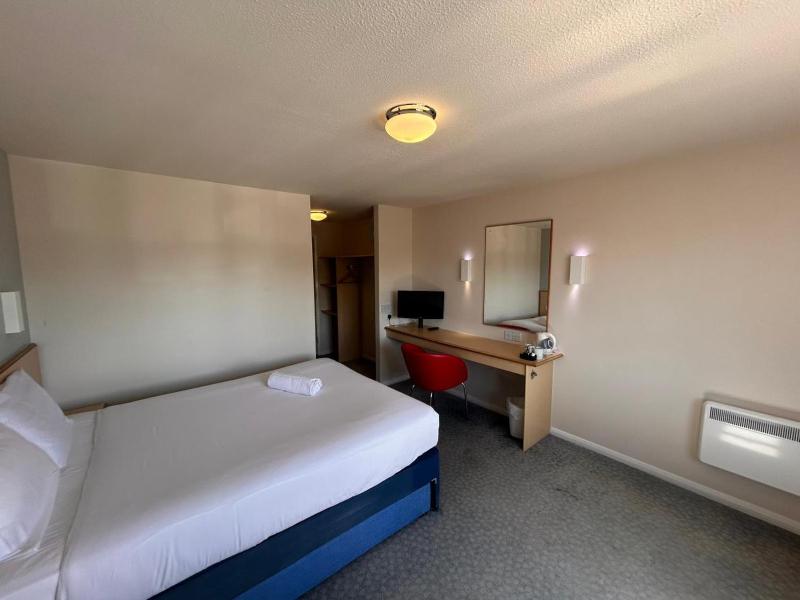 Superior Double Room image 3