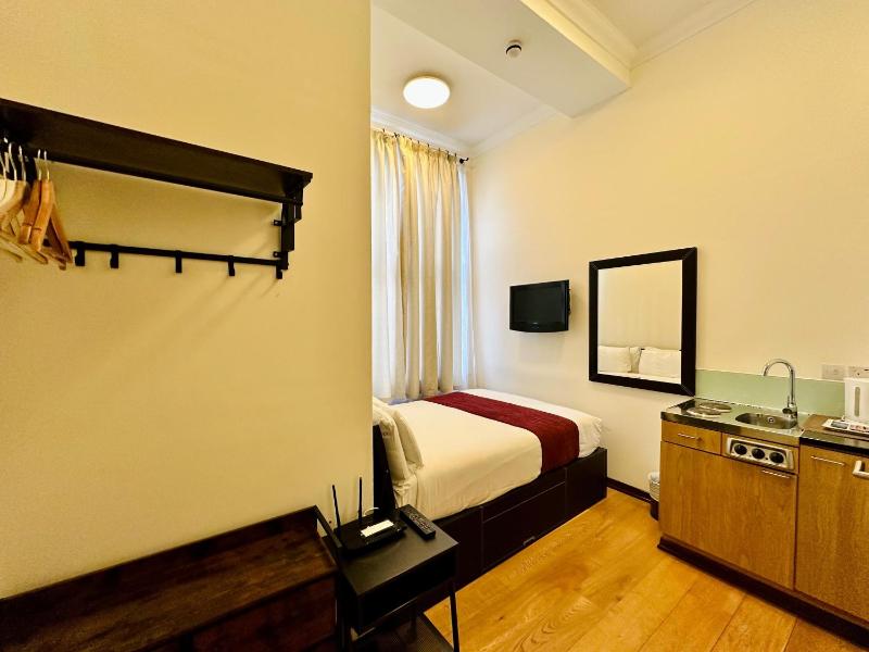 Economy Double Room image 1