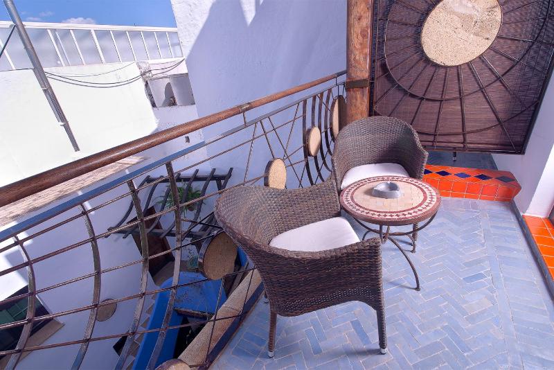 Deluxe Double Room with Balcony and Sea View image 2