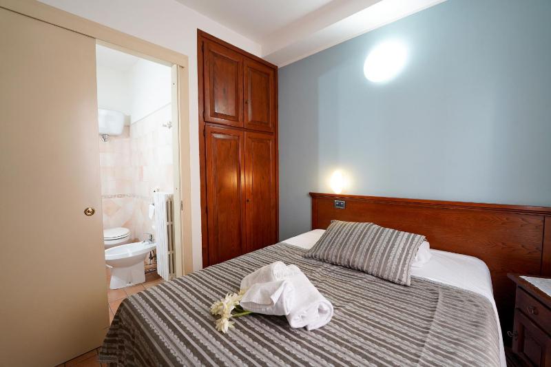 Single Room image 4