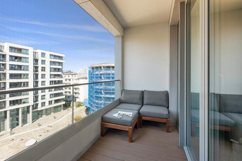 Plac Unii Gdynia Central by Lion Apartments - image 19