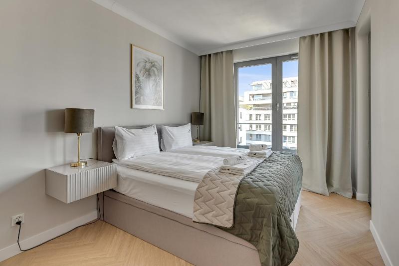 Plac Unii Gdynia Central by Lion Apartments - image 32
