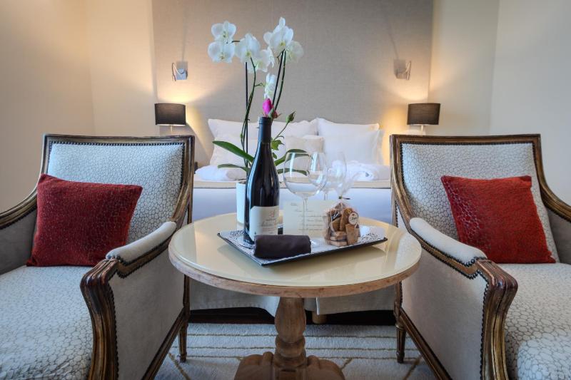 Junior Suite with Sea View and Balcony or Terrace image 4
