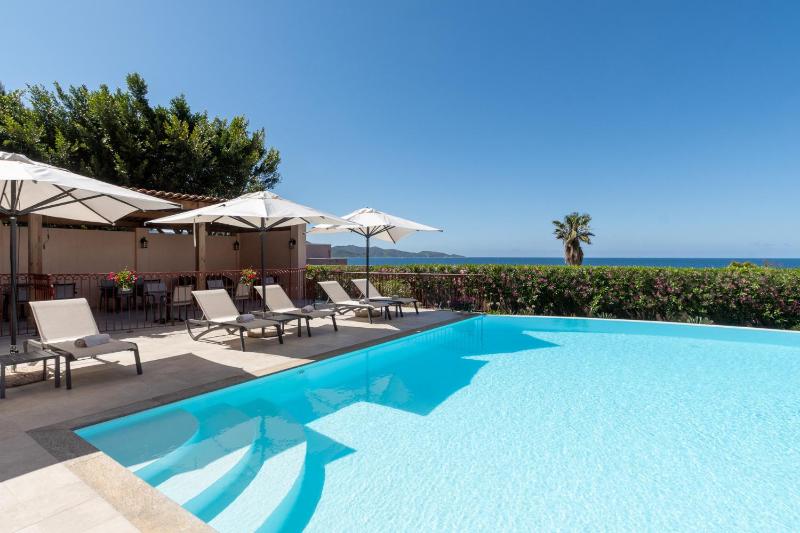 Deluxe Junior Suite with Sea View and Balcony or Terrace image 2