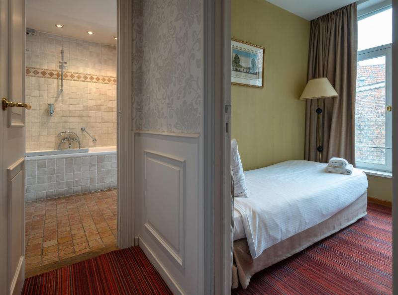 Suite with Canal View image 3