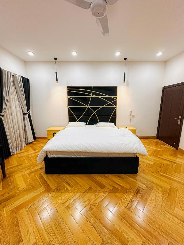 Luxury 4-Bedroom Villa with Private Pool in DHA Ph-6 Karachi - image 13