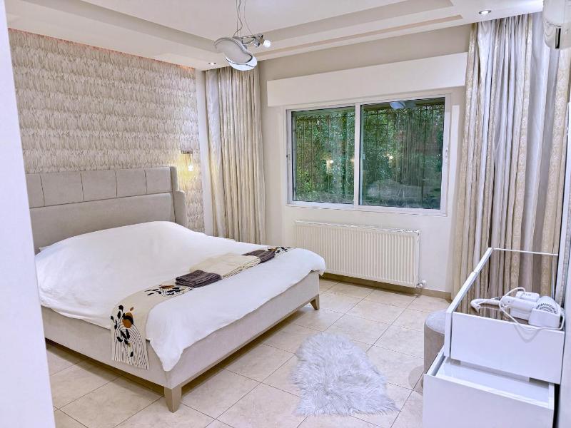 Fully Equipped 3BR Apt in Family-Friendly Building - image 14