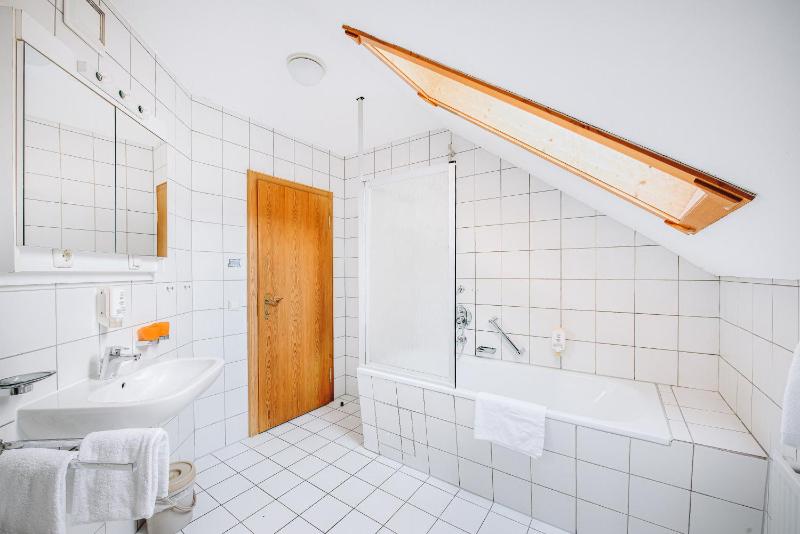 Double Room image 2