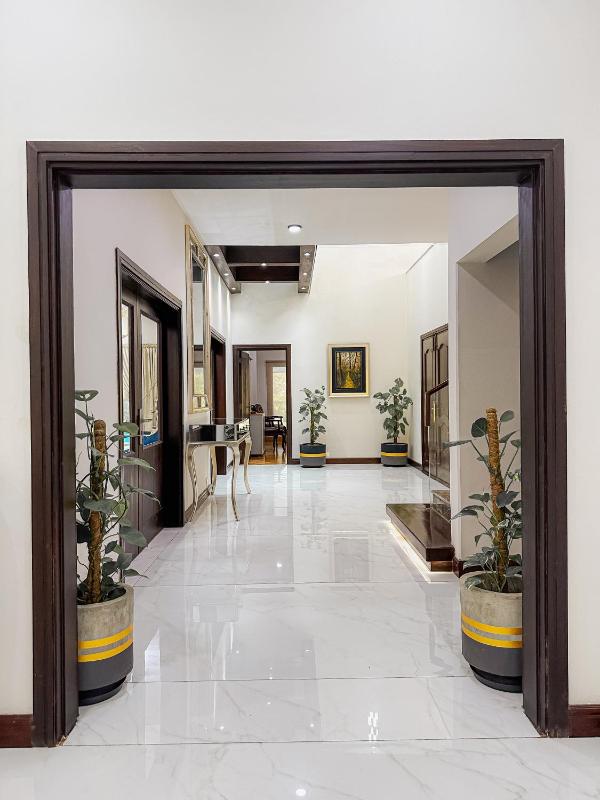 Luxury 4-Bedroom Villa with Private Pool in DHA Ph-6 Karachi - image 15