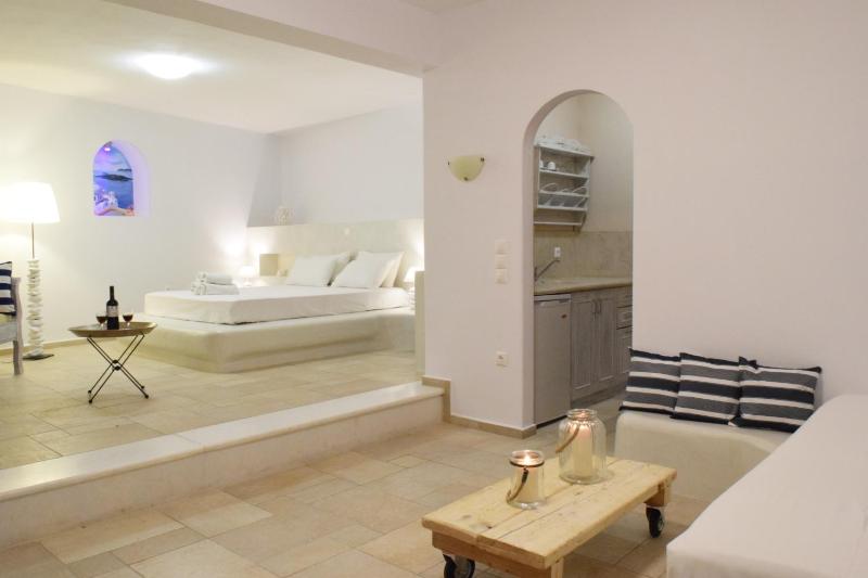 Honeymoon Suite image 2