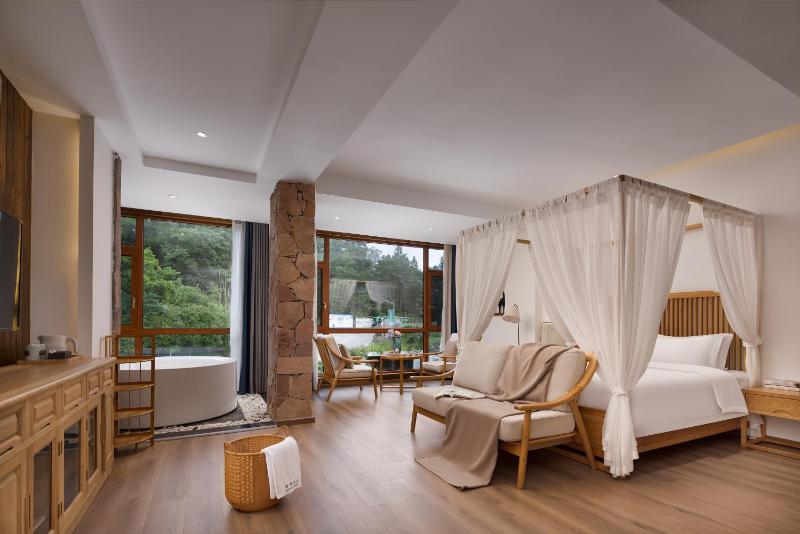 Pandora's Hilltop House Resort - image 5