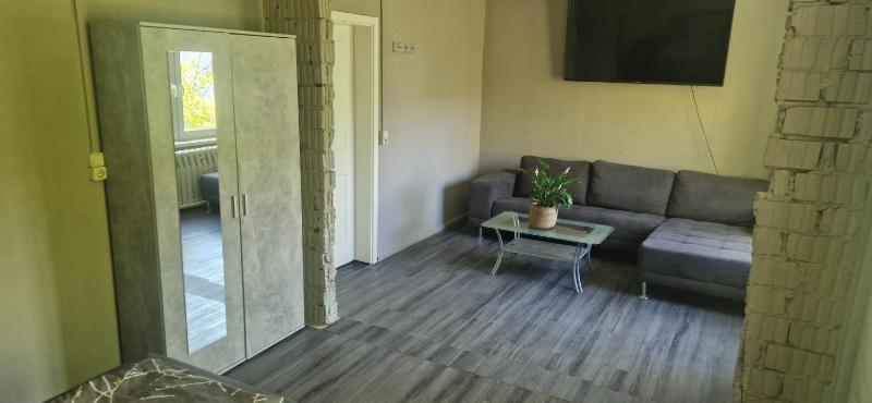 Standard Double Room with Shared Bathroom image 2