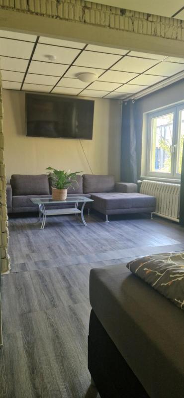 Standard Double Room with Shared Bathroom image 3