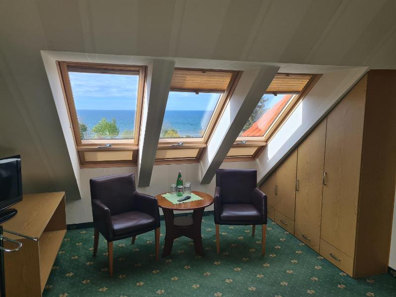 Two-Bedroom Apartment with balcony and Sea View (2 Adults + 2 Children) image 3