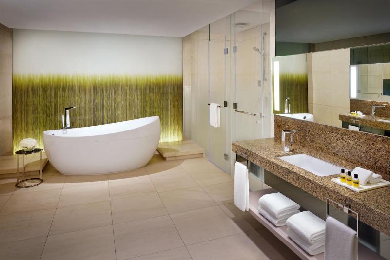 Royal Penthouse Suite image 2