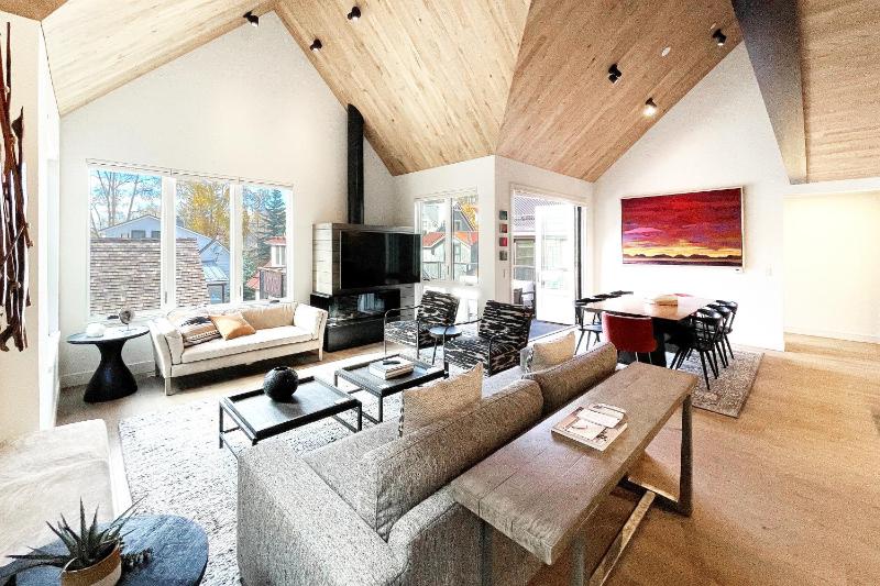 Loft House 101 by Exceptional Stays - image 1