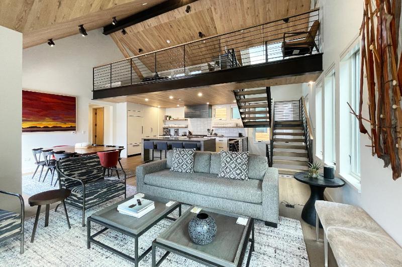 Loft House 101 by Exceptional Stays - image 6