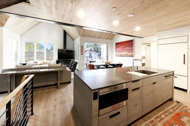 Loft House 101 by Exceptional Stays - image 14