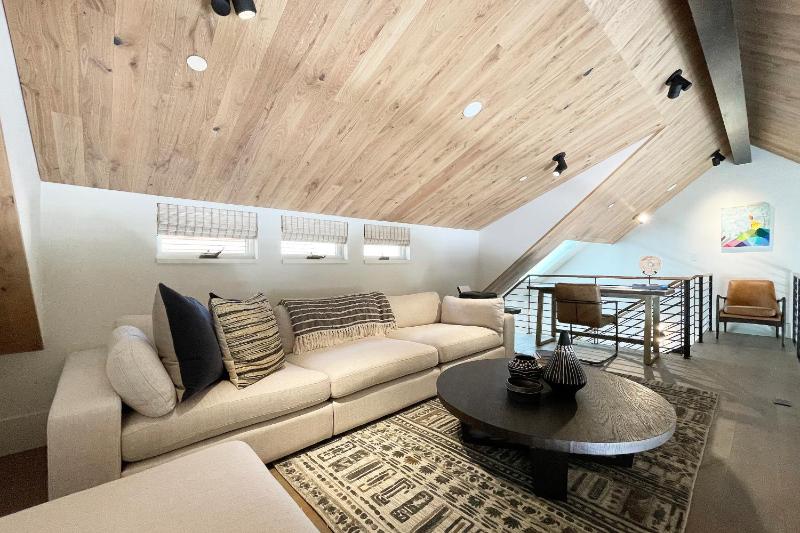 Loft House 101 by Exceptional Stays - image 16