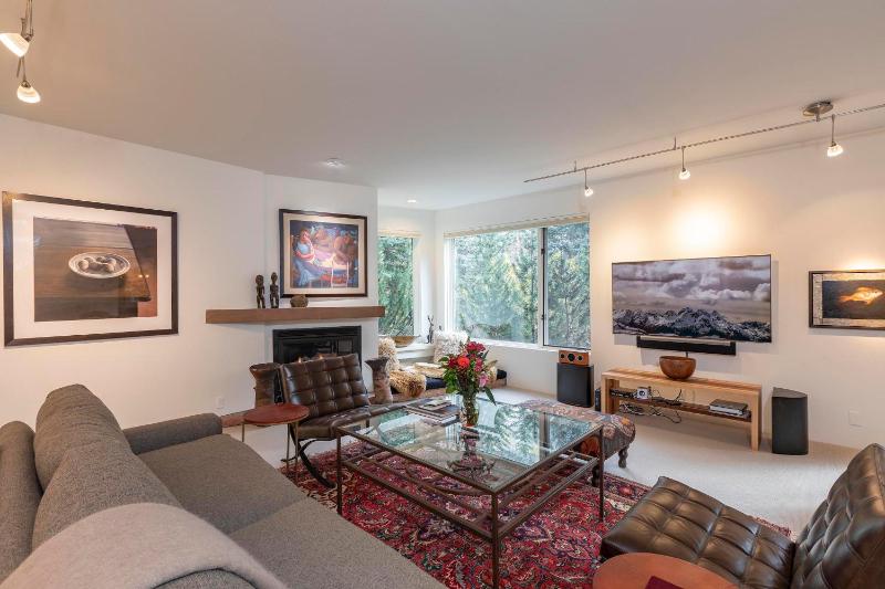 Rivers Edge Retreat by Exceptional Stays - image 5