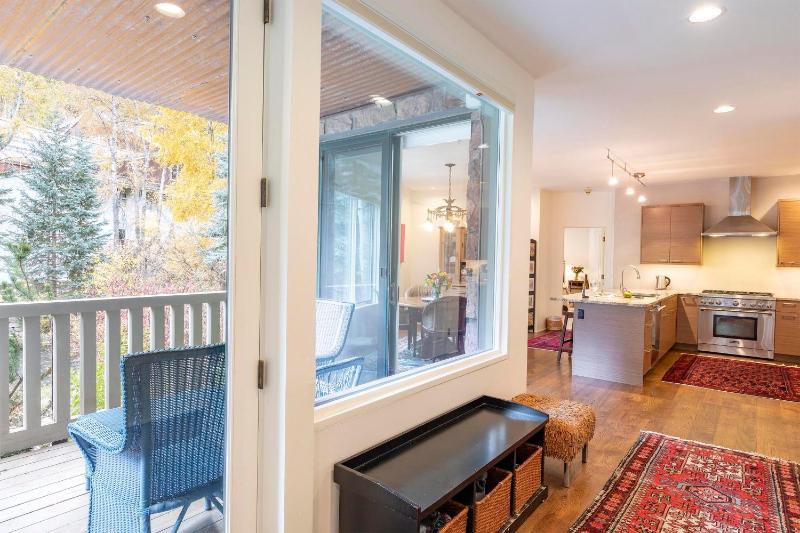 Rivers Edge Retreat by Exceptional Stays - image 8