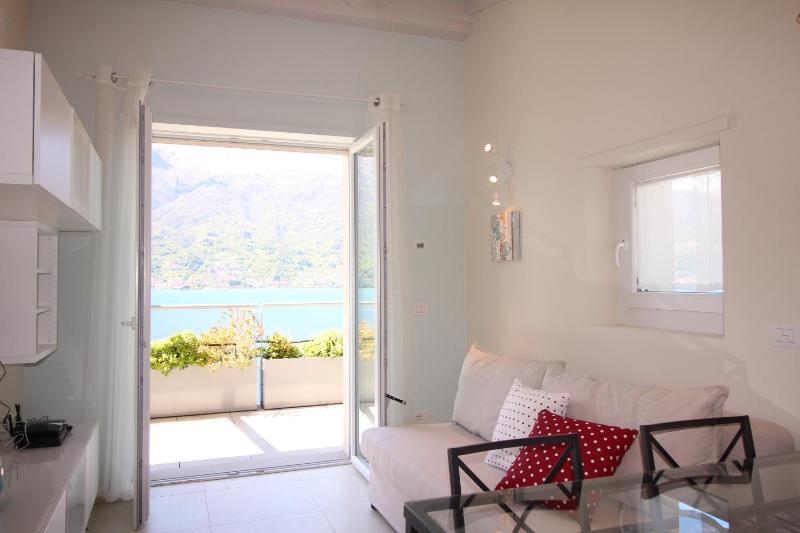 One-Bedroom Apartment 3 with Lake View - Annex image 4