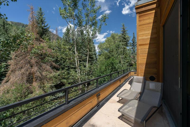 The Tributary by Exceptional Stays - image 10