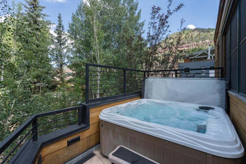 The Tributary by Exceptional Stays - image 14