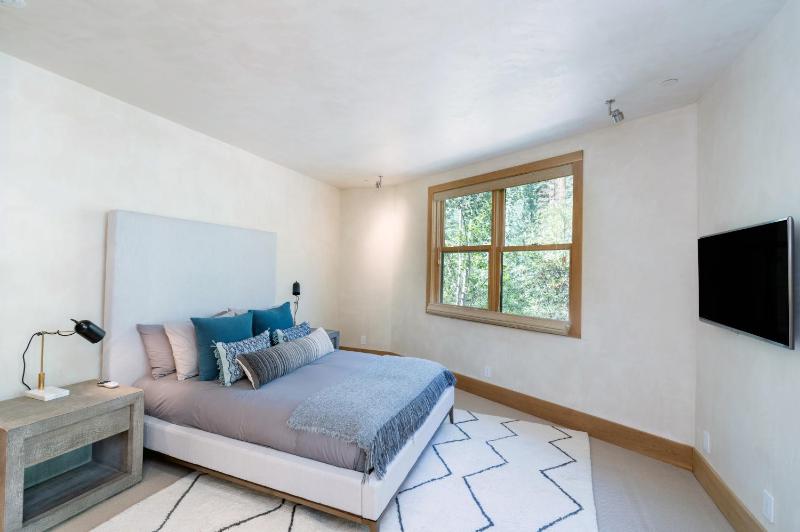 The Tributary by Exceptional Stays - image 16