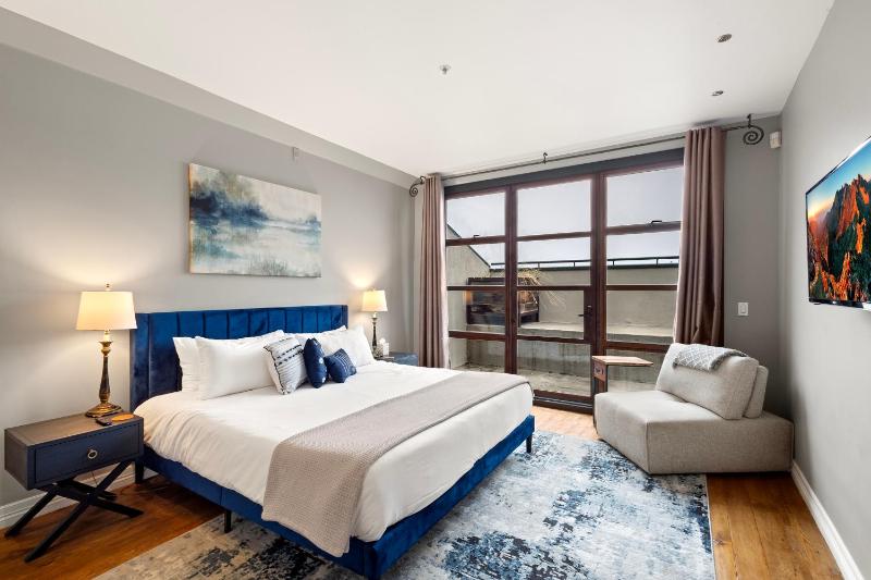 Wintercrown Penthouse by Exceptional Stays - image 8