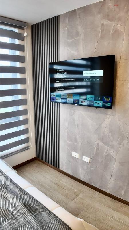 Modern Studio close by La Carolina Metro station - image 4