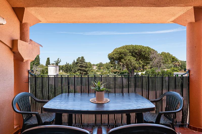Apartamento económico en La Barrosa con piscina - image 9