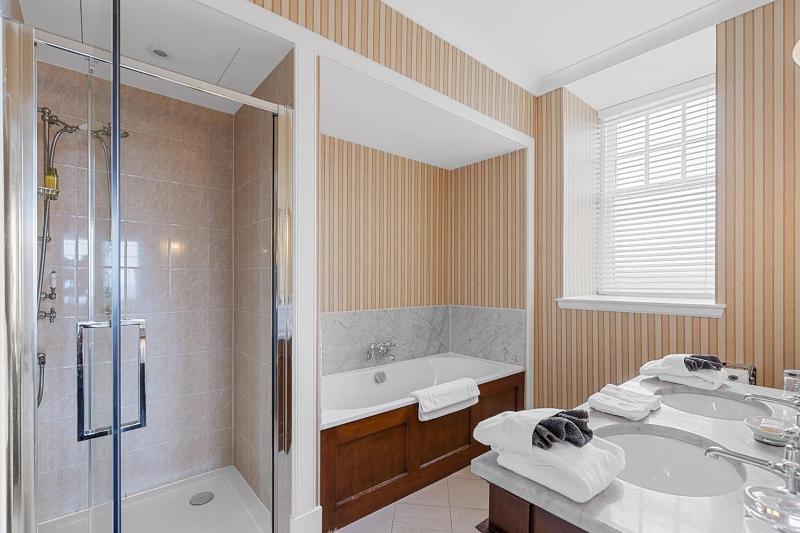 Suite image 3