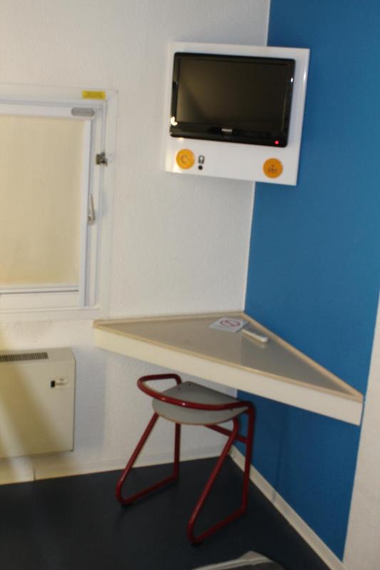 Triple Room with Shared Bathroom image 3
