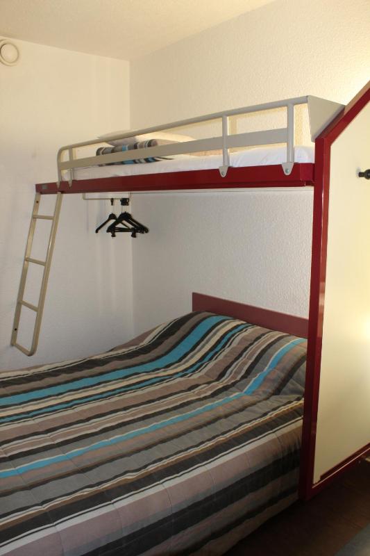 Triple Room with Shared Bathroom image 2