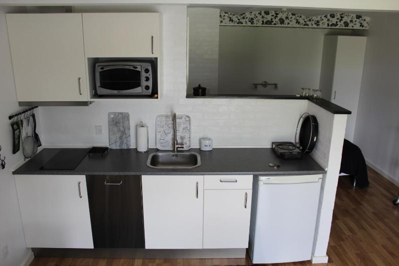 Studio Apartment (2 Adults & 1 Child) image 2