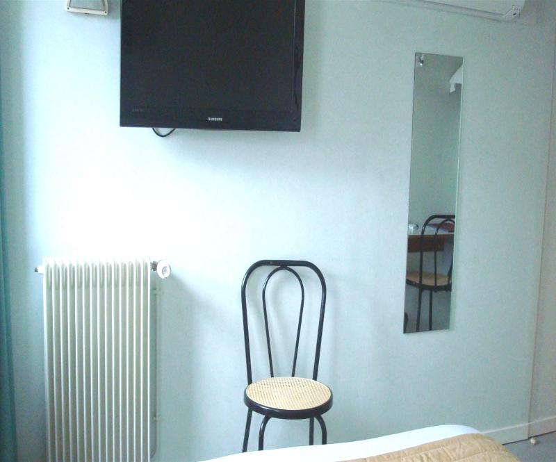 Hotel De Rosny - image 25