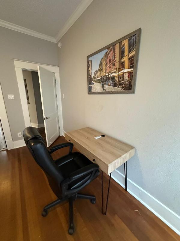 Luxury Stay in Montrose- Parma _ the Italian Plaza - image 4