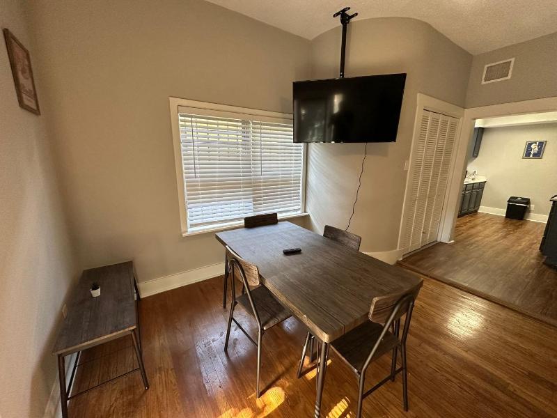 Luxury Stay in Montrose- Parma _ the Italian Plaza - image 6
