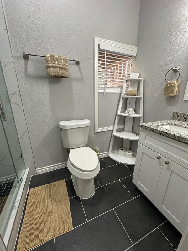 Luxury Stay in Montrose- Parma _ the Italian Plaza - image 8