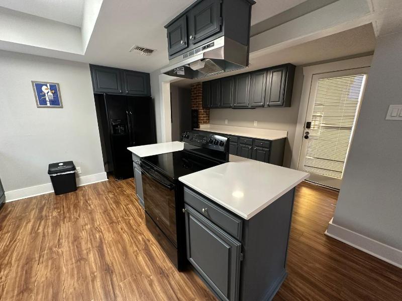 Luxury Stay in Montrose- Parma _ the Italian Plaza - image 10