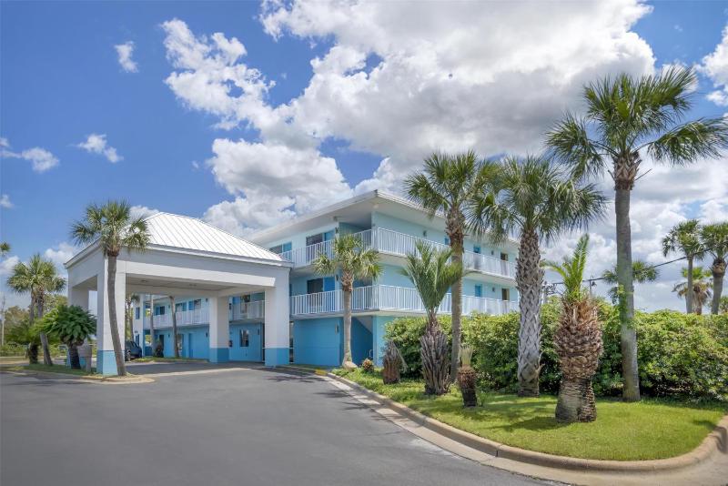 Best Western Navarre Waterfront - image 16