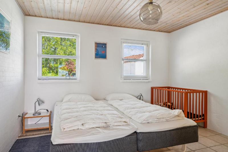 Nice Home In Ebeltoft With 4 Bedrooms And Internet - image 8