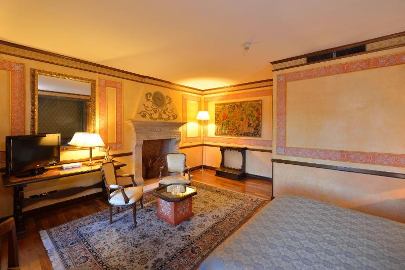 Junior Suite with Terrace image 4
